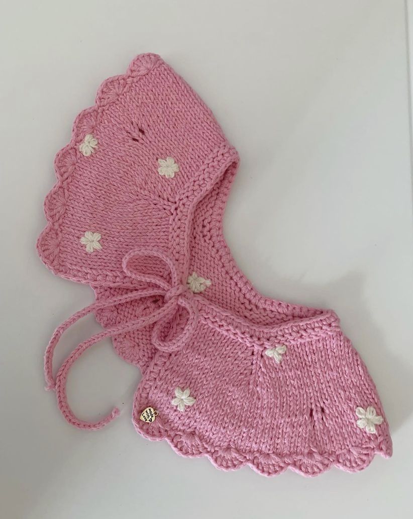 Knitted Pink Collar