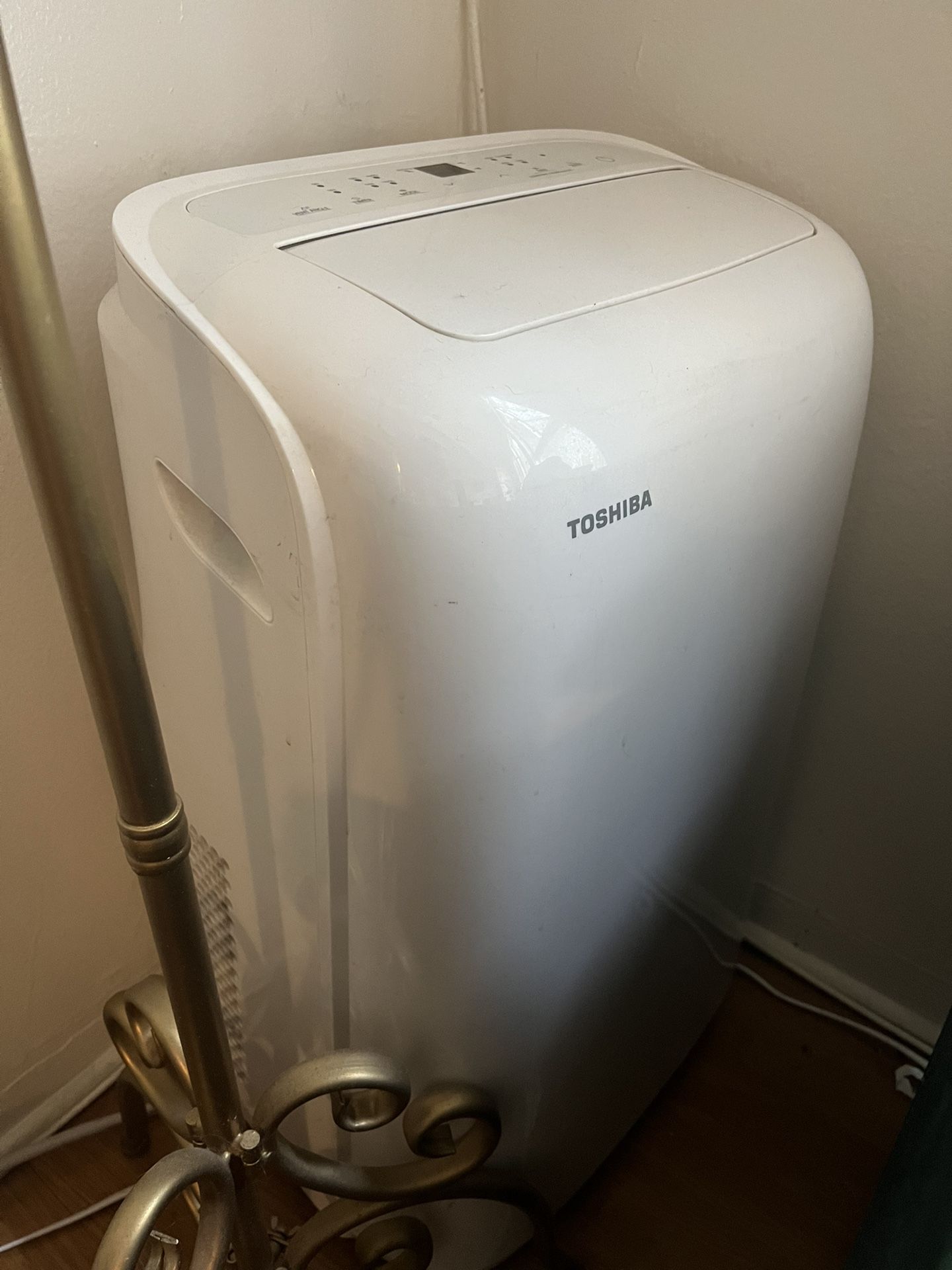 Toshiba AC Unit - Barely Used