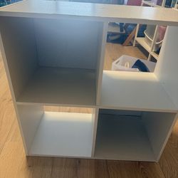 Bright room 4 cube shelf