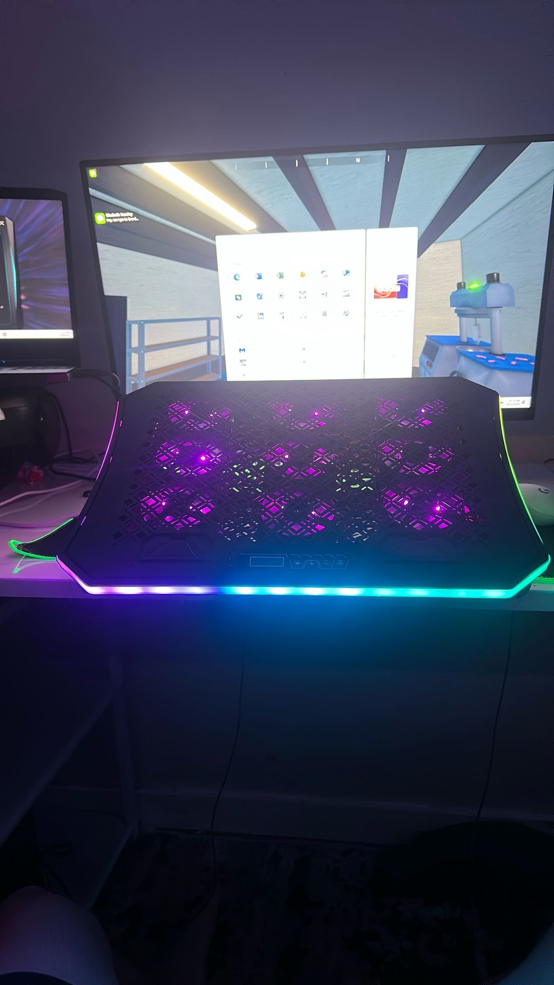 Powerful Quiet Laptop Cooling Pad For Gaming Never Used
