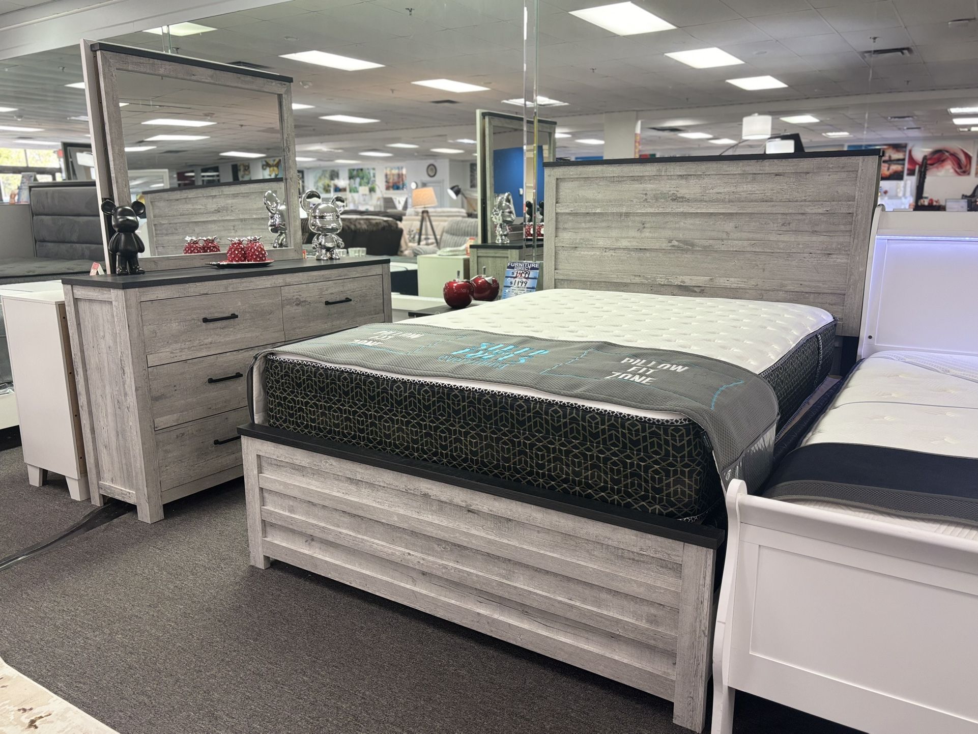 Wooden Style Bedroom Set 5pc For Sale ( Furniture Assembly) FREE MATTRESS