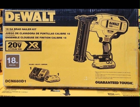 Dewalt New Kit 18ga Brad Nailer ,battery And Charger