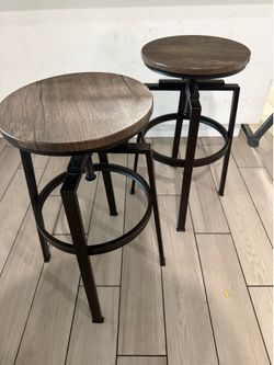 2 barstools