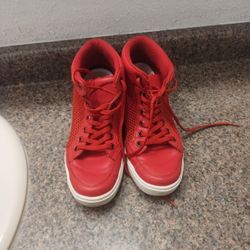 Red Size 7 Tennie Shoe Women 