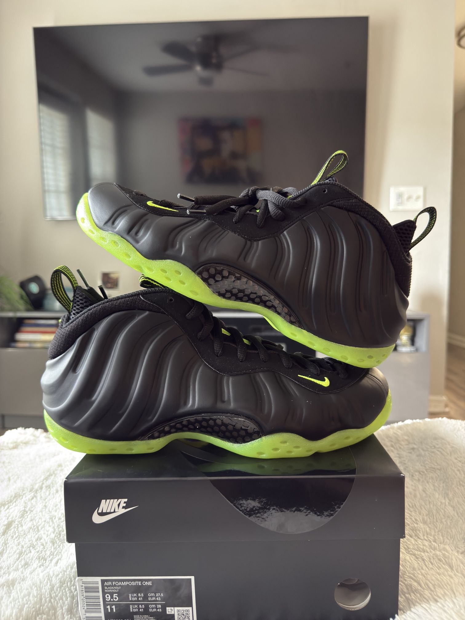 Nike Foamposites Black Volts