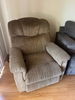 Electric Power-Lift and Reclining Armchair - Great for individuals with mobility-difficulties!