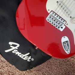 Electric Guitar (FENDER)