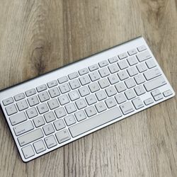 Apple Wireless Keyboard