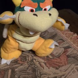 Super MARIO NINTENDO PLUSHIS ,BEANIES, ACTION FIGURES KEY RINGS 