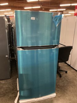 Frigidaire FFTR2045VS Top Freezer Refrigerator (Open-Box / Scratch & Dent)