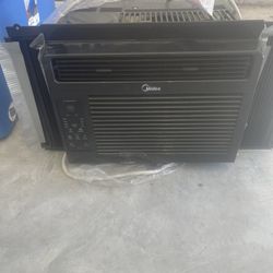 Midea 5,000 BTU Window Air Conditioner with Remote, 150 Sq. Ft, Black, New