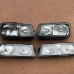 OEM GM Front Headlight & Turn Signal Set 2007 Chevy Silverado 2500HD Classic