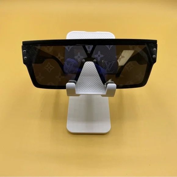 Black Avant-Garde Glasses