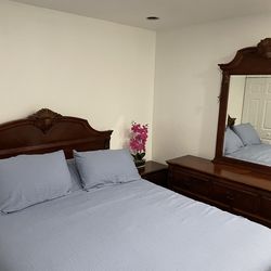 Bedroom set/ Juego de cuarto con colchón