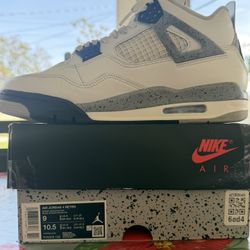 Air Jordan 4 Retro Size 9 M With Box