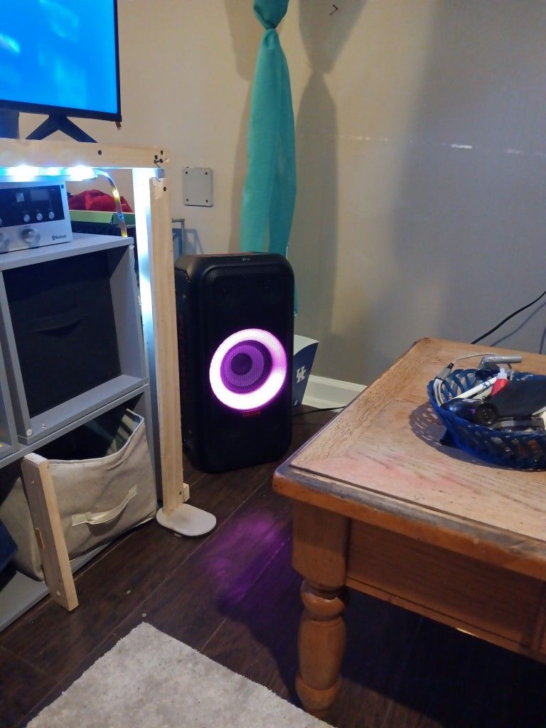 LG Xboom Wifi/ Bluetooth Speaker System