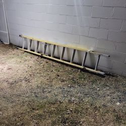 Bauer 16f Fiberglass And Aluminum Ladder