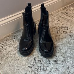 Raining Boot