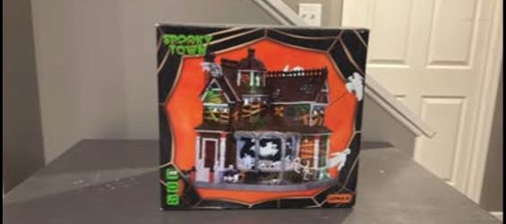 Lemax Spooky Town Halloween Village Building