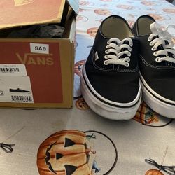 Vans Black And White 