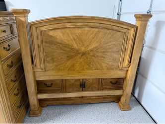 Queen bedroom set