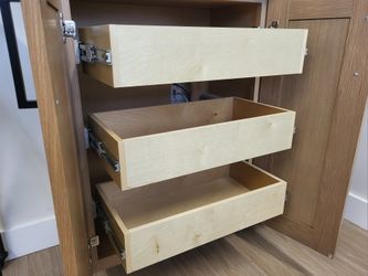 Pullout Drawers / Trays