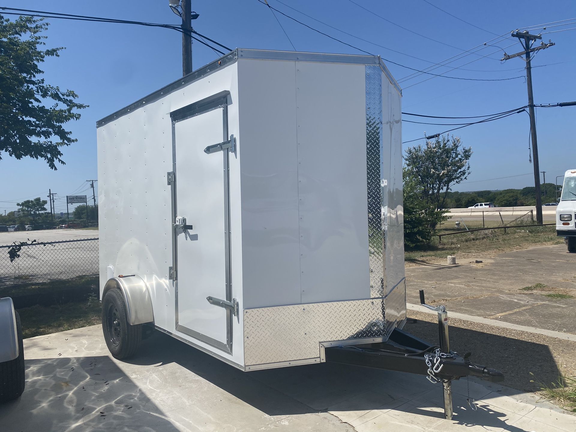 Enclosed trailer 6x10 w ramp door