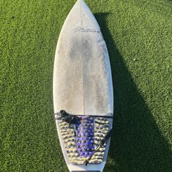 Short surfboard