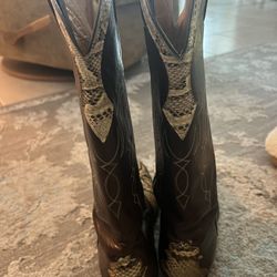 Justin Vintage Size 9D