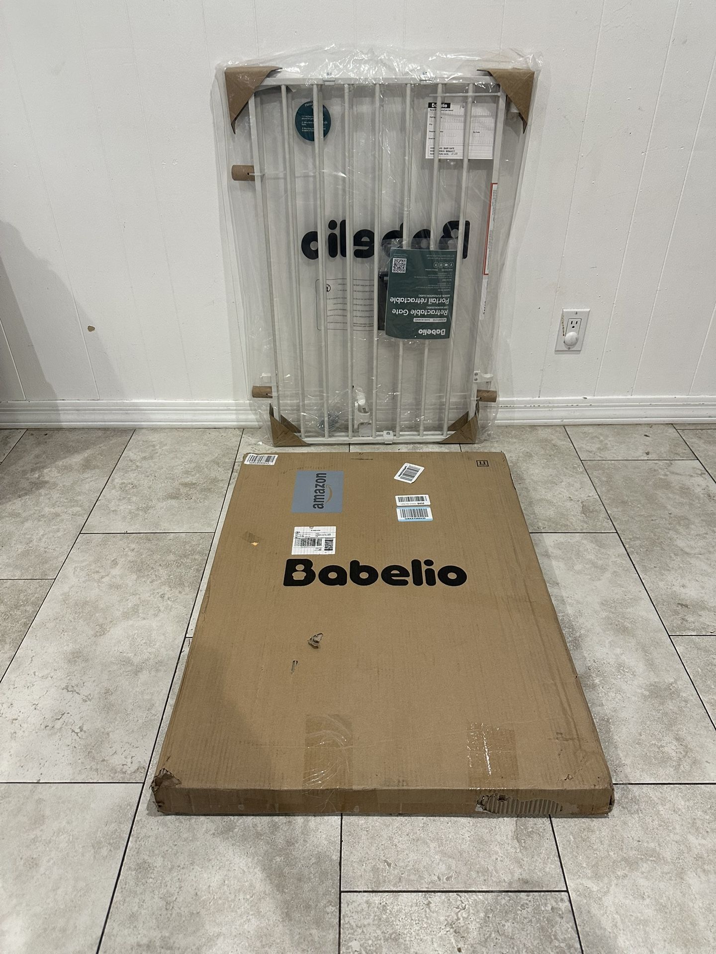 Extra Tall Pet Gate / Baby Gate - Fits Openings 26” - 43”