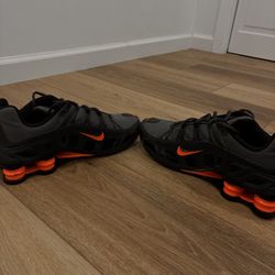 Nike Shox Turbo 3.2 SL sneakers in the "Grey Orange" colorway. 