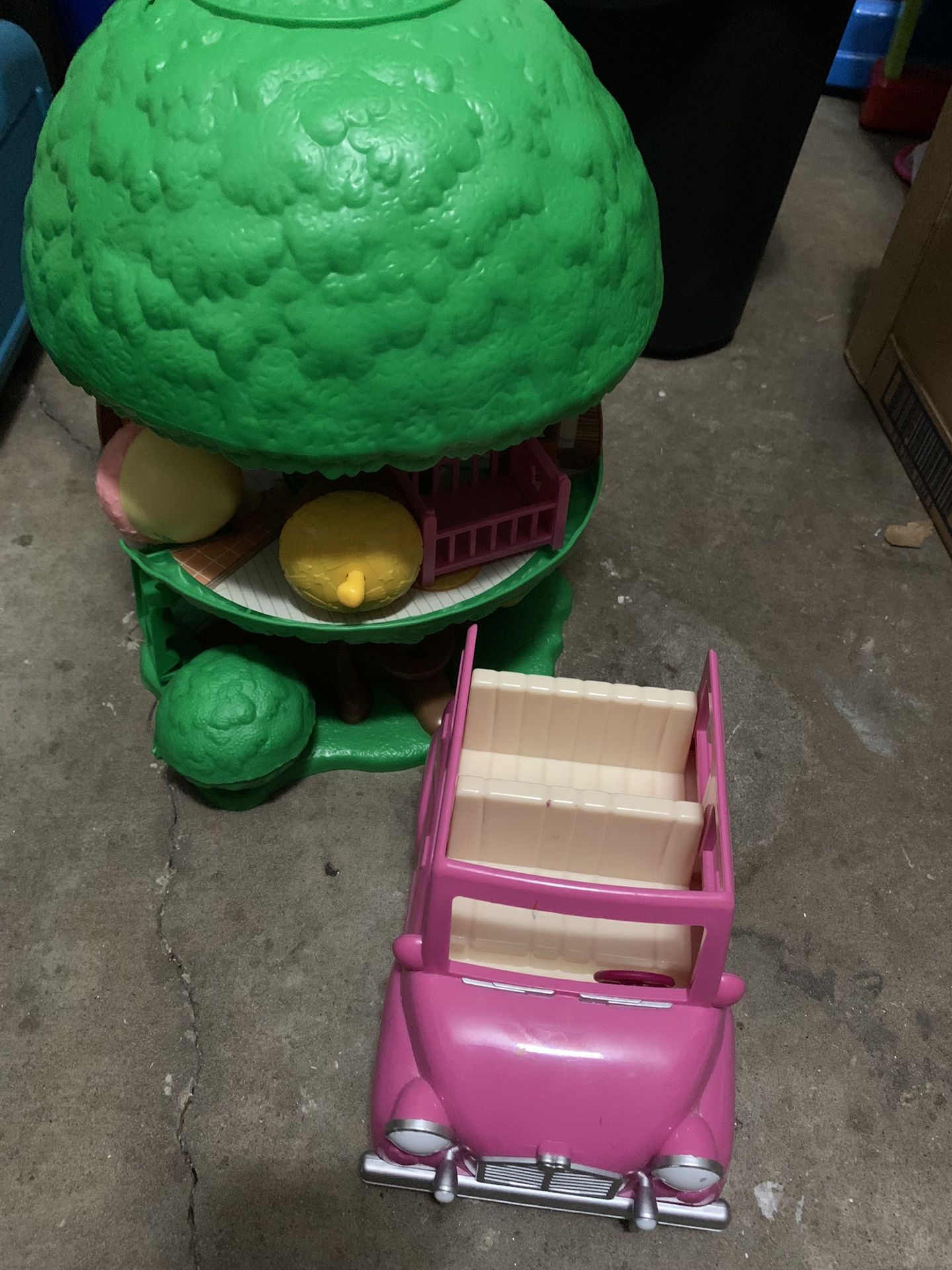 Tree House And Lil Woodzeez Car