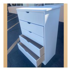 5 drawers dresser / Five drawers dresser