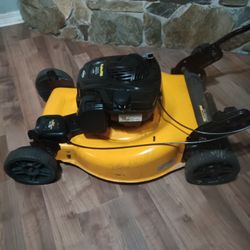 Poulan Pro 22 " 6.25 H/P Self Propelled Mower 