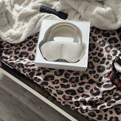 AirPod max with Smart Case