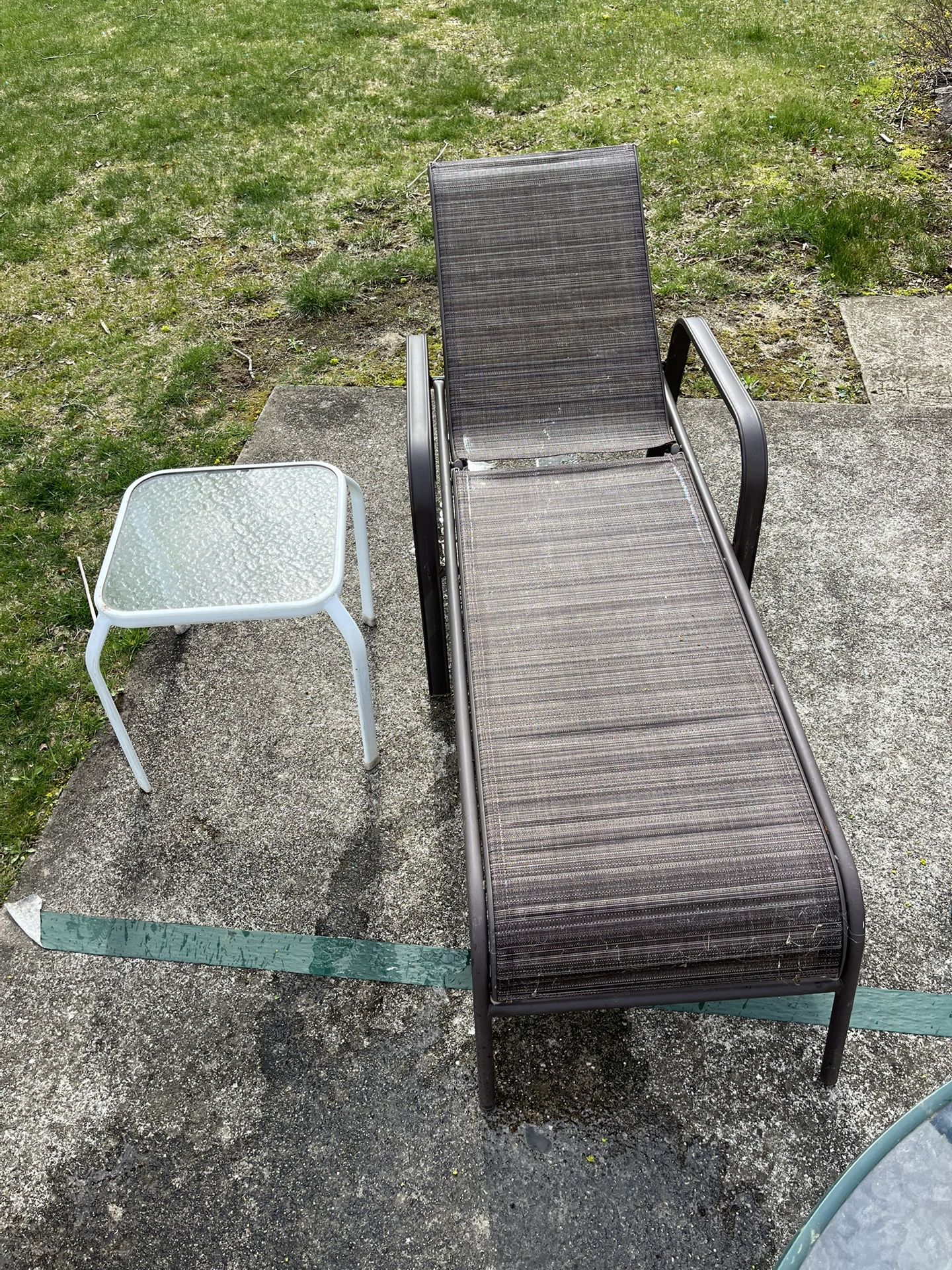 Outdoor Chaise Lounge Chair and Side Table Combo