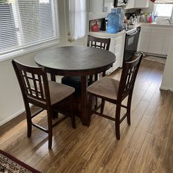 Dining Room Table 