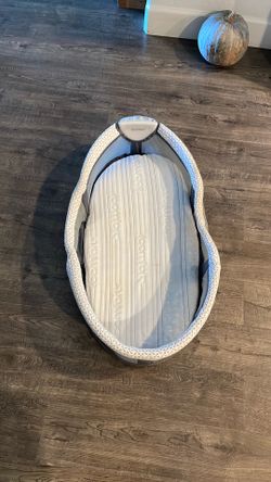 icomfort bassinet wh vibration, music light