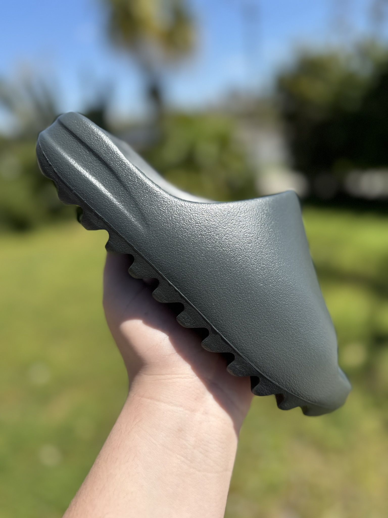 Yeezy Slide ‘Dark Onyx’ Size 5 , 10 ,12