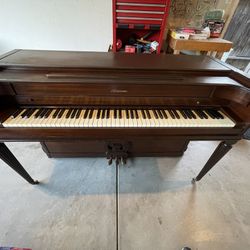 Vintage Piano “Acrosonic” 