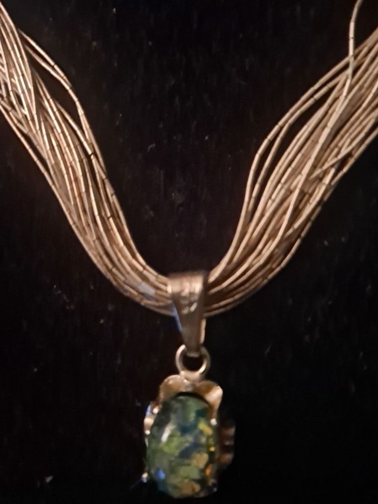 STUNNING ANTIQUE OPAL NECKLACE! EXCELLENT QUALITY!