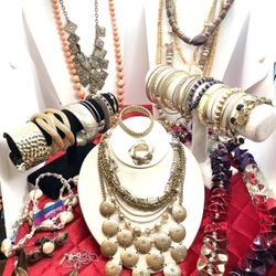 Wearable/ Resell Jewelry Lot!!!