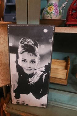 Audrey Hepburn & Marilyn Monroe  wall plaque