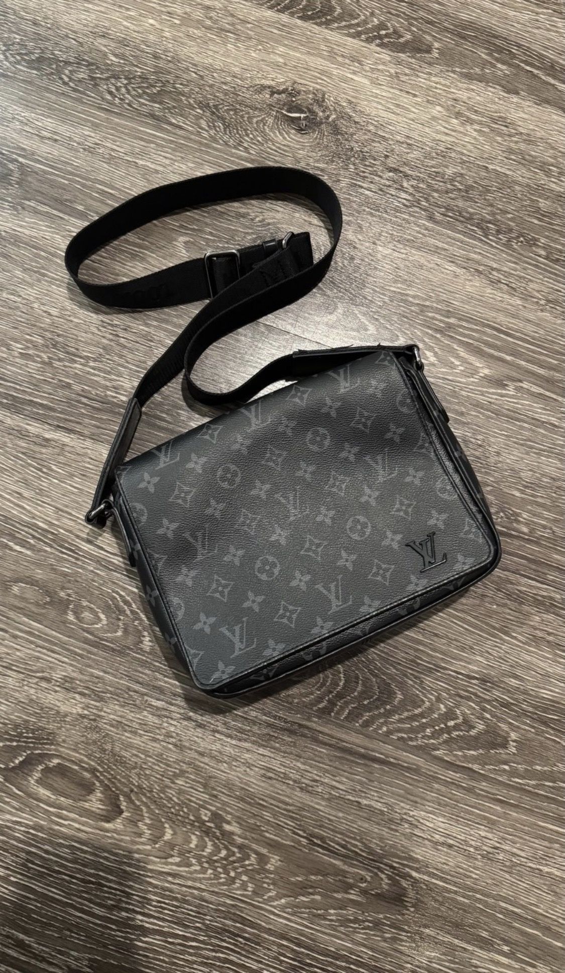 Louis Vuitton Messenger Bag
