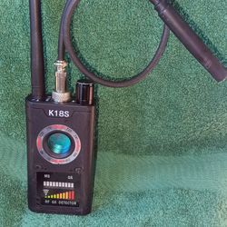 K18S Anti-Spy RF Signal Detector & Hidden Camera Finder