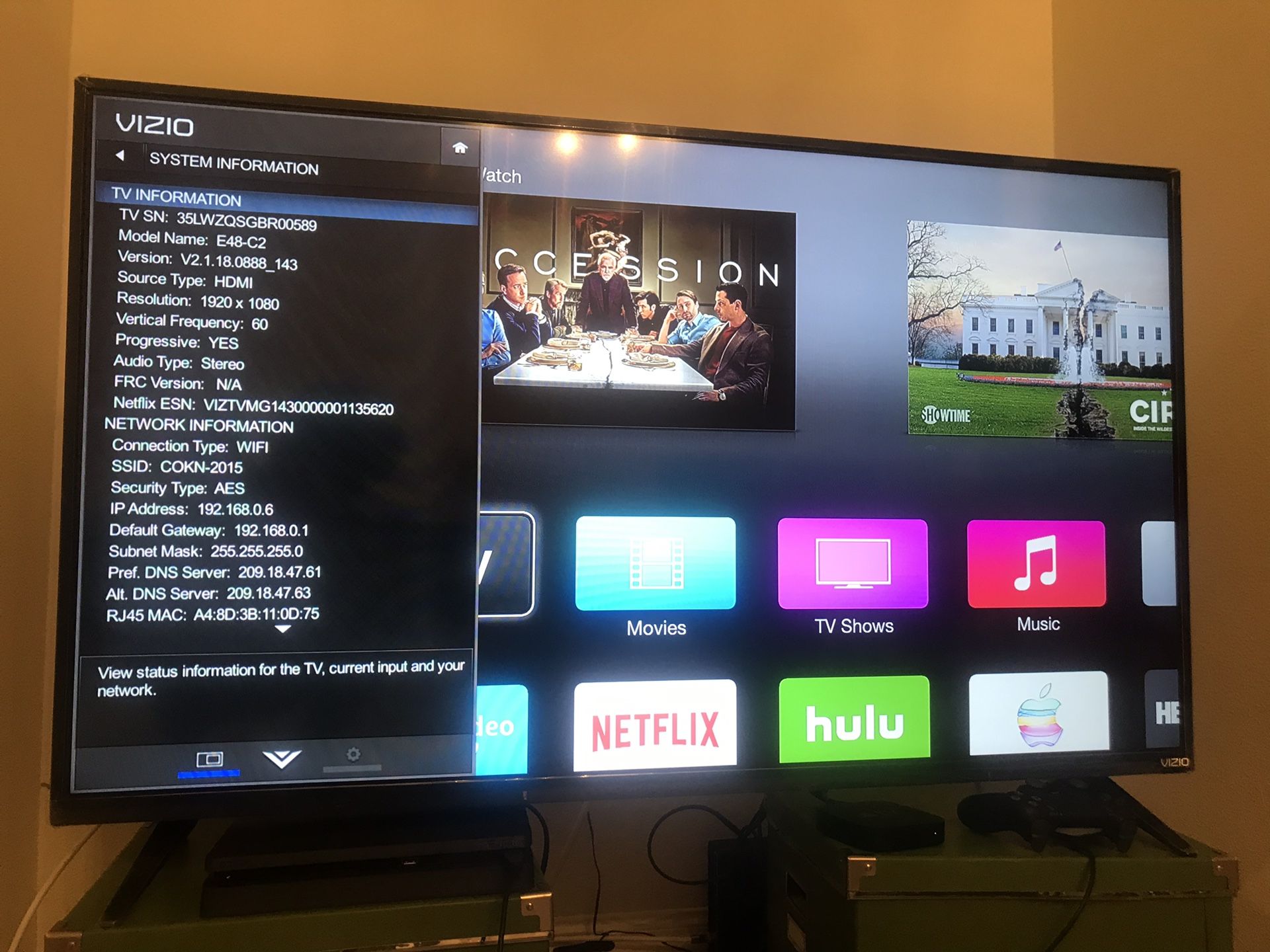 48in smart Tv Vizio 1080p with PS4 with 4 games