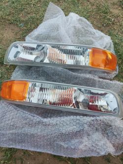 Chevy Tahoe 2005 signal headlights