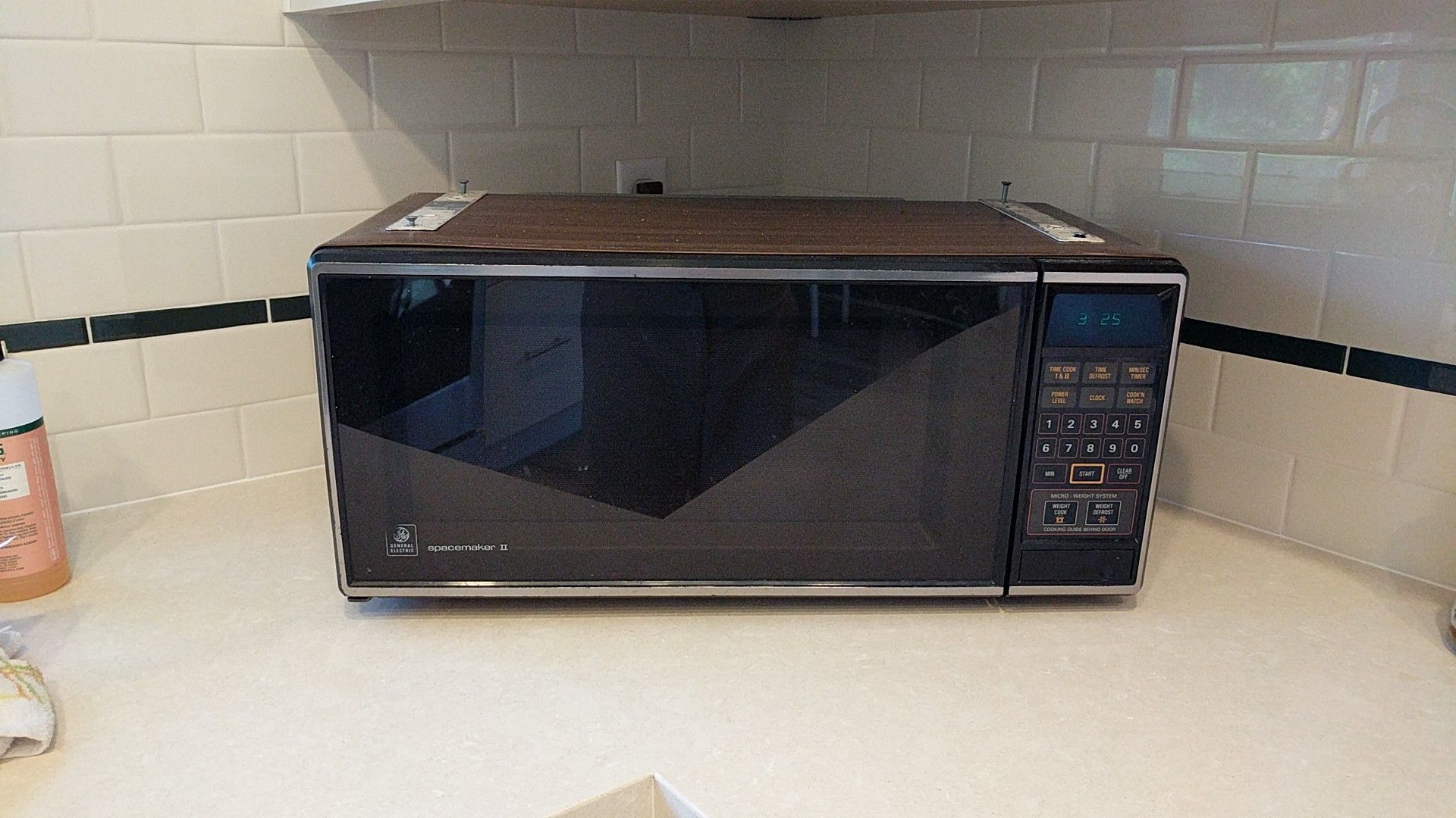 GE Spacemaker II microwave