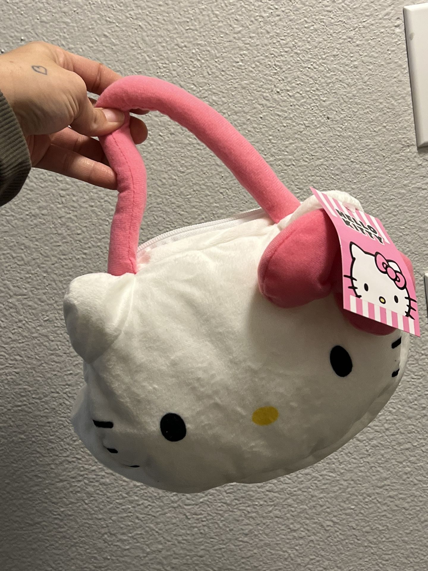 Brand New Hello Kitty Purse 