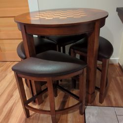 Universal Furniture 5-Pc Counter-Height Dining Set $349.99
Universal Furniture 5-Piece Counter-Height Checkerboard Dining Set.